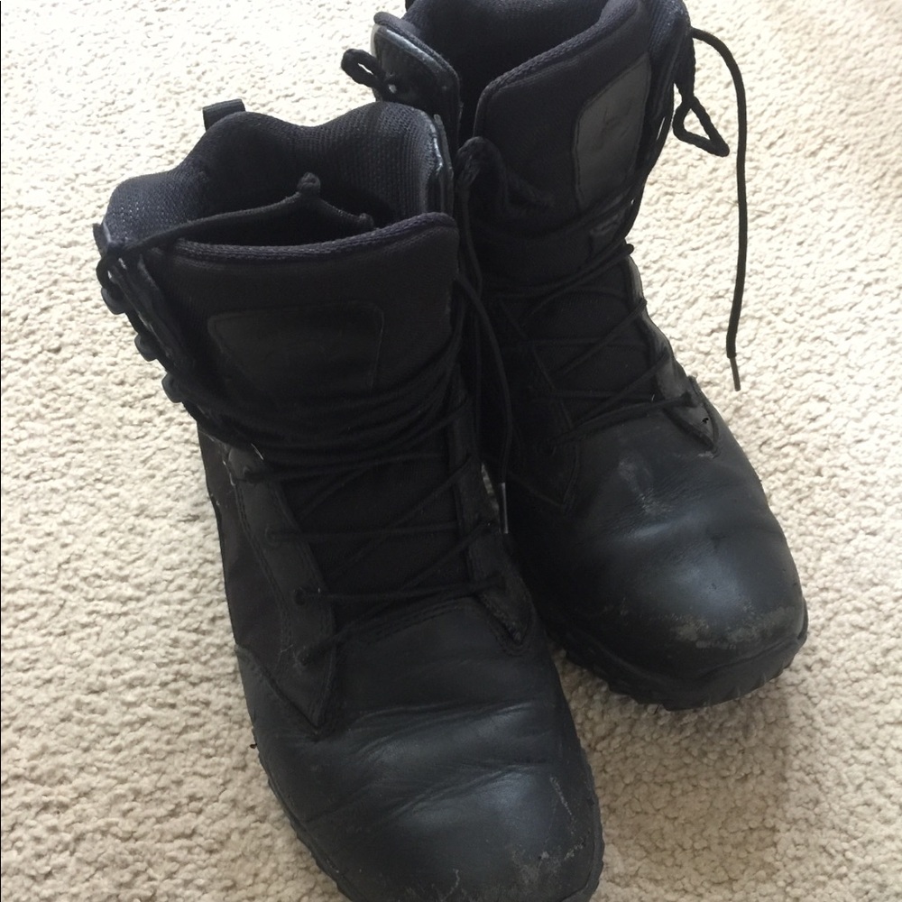 Under Armour boots (black)